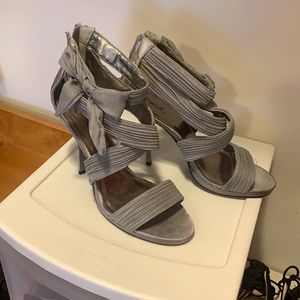 grey heels never worn